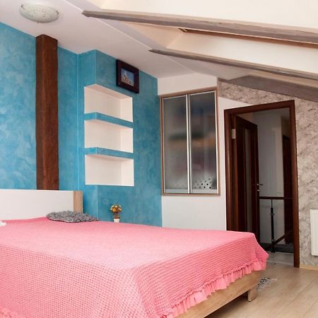 Apt In The Center Of The Town Near The Opera House Apartment Liov Exterior foto