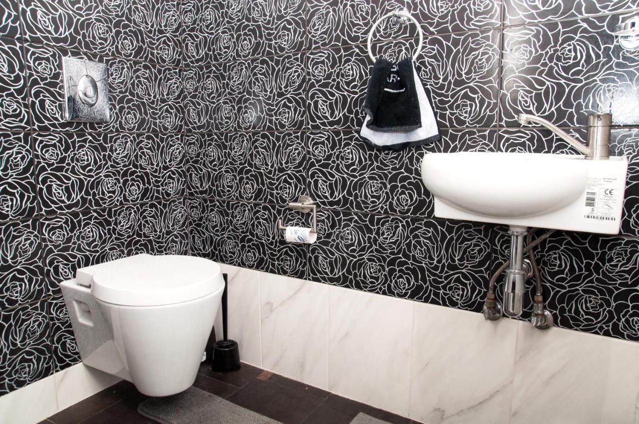 Apt In The Center Of The Town Near The Opera House Apartment Liov Exterior foto